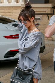 madison-beer-shoping-at-barneys-new-york-in-los-angeles-05-06-2017_3.jpg