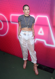 halsey140517BZNimage10.jpg