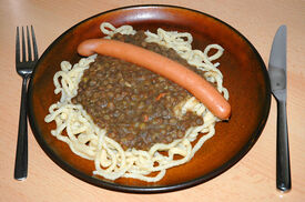 800px-Linsen_Spaetzle_2.jpg