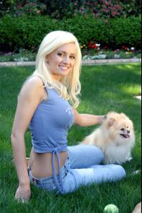 81647_Holly_Madison_Animal_Fair_Media_Portrait_008_123_10lo.jpg