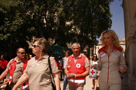 celebrity_paradise.com_Adriana_Karembeu_red_cross_025.jpg