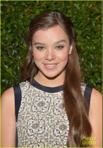 hailee-steinfeld-liberty-ross-vogue-mac-cosmetics-dinner-09.jpg