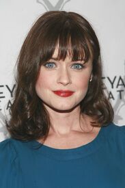 alexis-bledel-opening-night-arrivals-for-billy-and-ray-in-new-york_5.jpg