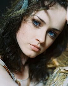 alexis-bledel-by-ivan-prochko-photoshoot-_25.jpg