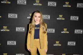 sabrina-carpenter-2015-american-music-awards-radio-row-day-2-in-los-angeles_3.jpg