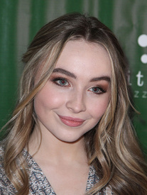 Sabrina-Carpenter--Peter-Pan-And-Tinker-Bell-A-Pirates-Christmas-Opening-Night--01.jpg