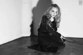 Sabrina-Carpenter--Kode-Magazine-2015--04.jpg