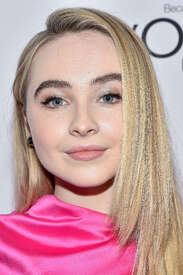 Sabrina-Carpenter--Vanity-Fair-LOreal-Paris-and-Hailee-Steinfeld-host-DJ-Night--06.jpg