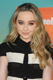 Sabrina-Carpenter--2016-Nickelodeon-Kids-Choice-Awards--07.jpg