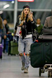 Cara-Delevingne-at-JFK-Airport--13.jpg