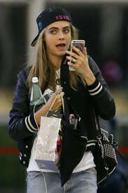 Cara-Delevingne-at-JFK-Airport--14.jpg