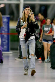 Cara-Delevingne-at-JFK-Airport--22.jpg