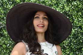 PicturePub Freida Pinto 004.jpg