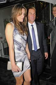 Elizabeth Hurley Leggy @ the Ivy04.jpg