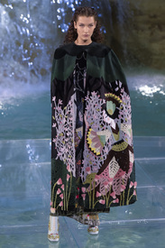 Fendi-Couture-FW16-Rome-3772-1467925955-bigthumb.jpg