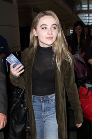 sabrina-carpenter-at-los-angeles-international-airport-06-30-2016_10.jpg