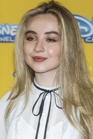 sabrina-carpenter-at-adventures-in-babysitting-photocall-in-madrid-07-06-2016_16.jpg