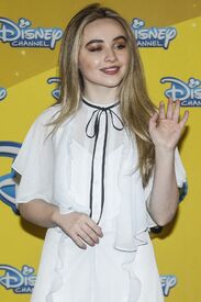 sabrina-carpenter-at-adventures-in-babysitting-photocall-in-madrid-07-06-2016_5.jpg