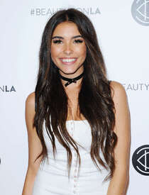 Madison-Beer--5th-Annual-Beautycon-Festival-LA--05.jpg