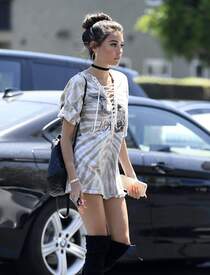 Madison_Beer_shopping_at_Ron_herman_store_in_West_Hollywood_July_18-2016_009.jpg