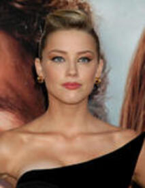 th_x90847_Amber_Heard_15.jpg