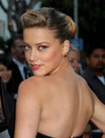 th_x90874_Amber_Heard_20.jpg