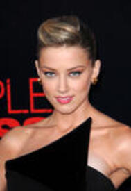 th_x90989_Amber_Heard_28.jpg