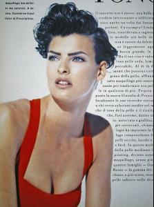 linda_Vogue_IT_apr90__Sexy_y_sensuale___Lindbergh_claire96.jpg