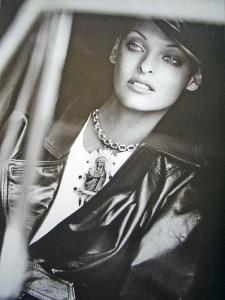 linda_Vogue_UK_sep92__Culture_Clash___Lindbergh_claire9.jpg