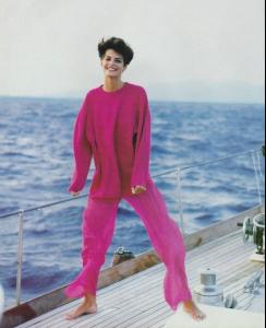 linda_Vogue_US_dec88__Resort_to_color___Lindbergh_claire3.jpg