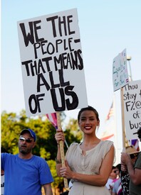 Celebutopia_NET.Amber_Heard_@_the_Prop_8_Protest_Rally_in_Los_Angeles.08_19_2010.HQ.5.jpg