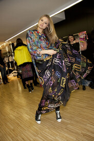 D_G_Fall_2011_Backstage_UGvdg9m4ylux.jpg