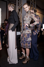 Etro Fall 2011 Backstage wG0-DqvN-bOx.jpg