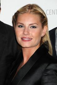 smnxs-EO14TITGVY_Elisha_Cuthbert_at_Happy_Endings_Event015.jpg