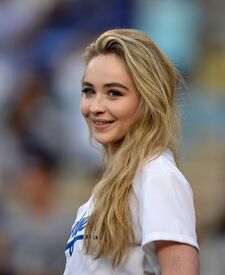 sabrina-carpenter-singing-national-anthem-at-a-dodgers-game-07-29-2016_1.jpg