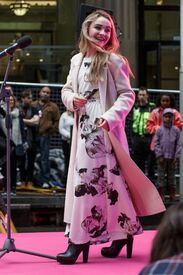 sabrina-carpenter-performs-at-disney-channel-s-fanfest-in-sydney-8-6-2016-4.jpg