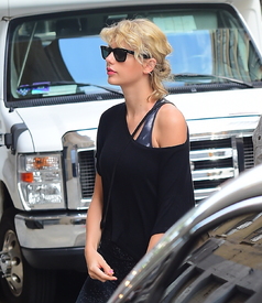 tswift080816BZNimage9.jpg