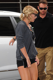 tswift100816BZNimage30.jpg