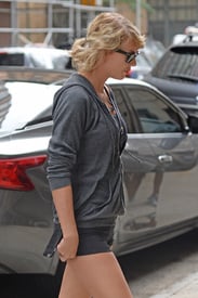 tswift100816BZNimage43.jpg