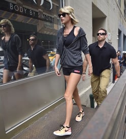 tswift100816BZNimage63.jpg