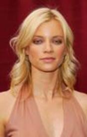 Amy_Smart_CBS_Upfront_051706_9.jpg