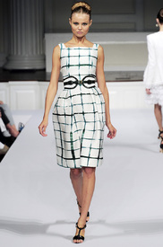 oscardelarenta_rtw_sept_2010_015_20360963272.jpg