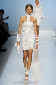 Blumarine_Spring_2012_Byoy703_Tpi9x.jpg