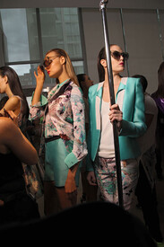 Prabal_Gurung_Spring_2012_Backstage_Jg_Cxk_YT9_D1zx.jpg