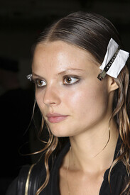 Alexander Wang Spring 2012 Backstage ERBNURHM5f0l.jpg