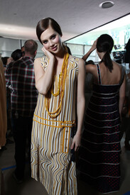 Tory_Burch_Spring_2012_Backstage_UIJS7_J9x2qcx.jpg