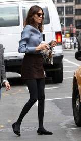 th_Alexa_Chung_in_New_York_Ko_R17_Id_QGgwl.jpg