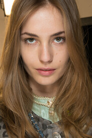 Isabel_Marant_Spring_2013_Backstage_Pqq_Rddr_MN4_Cx.jpg