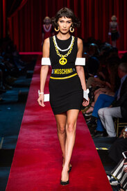 moschino-rs17-2546.jpg