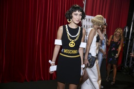 Rex_Moschino_5901974J.jpg